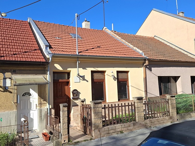 Prodej rodinného domu 60 m², pozemek 104 m² - foto 1