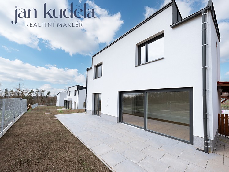 Prodej rodinného domu 87 m², pozemek 526 m² - foto 2