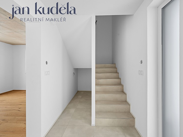Prodej rodinného domu 87 m², pozemek 526 m² - foto 5