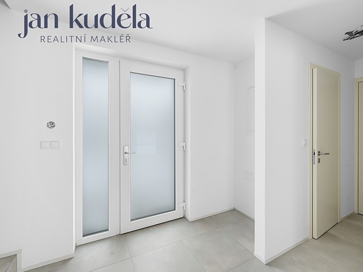 Prodej rodinného domu 87 m², pozemek 526 m² - foto 7