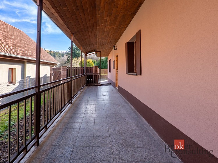 Prodej rodinného domu 144 m², pozemek 699 m² - foto 3