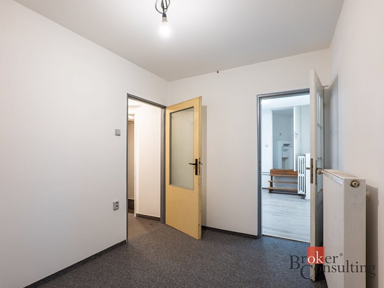 Prodej rodinného domu 144 m², pozemek 699 m² - foto 6