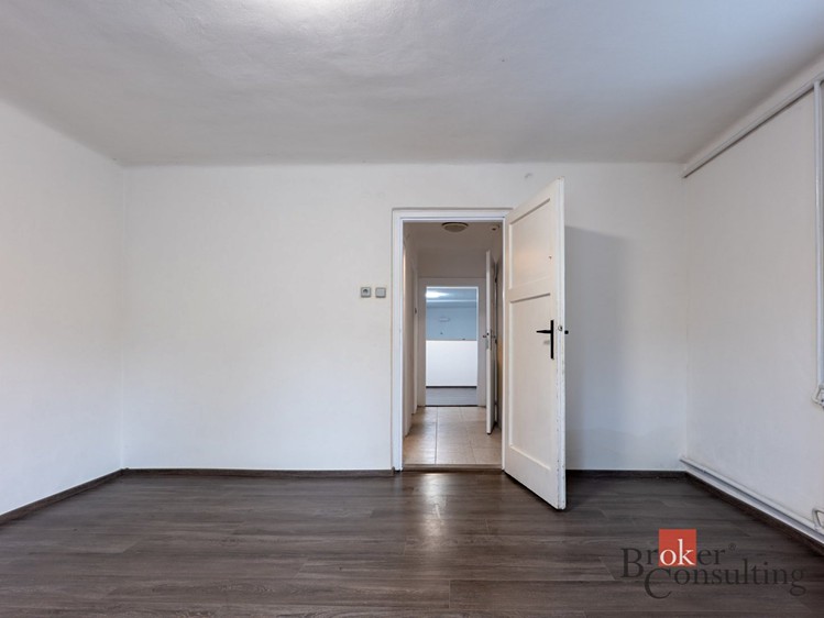 Prodej rodinného domu 144 m², pozemek 699 m² - foto 5