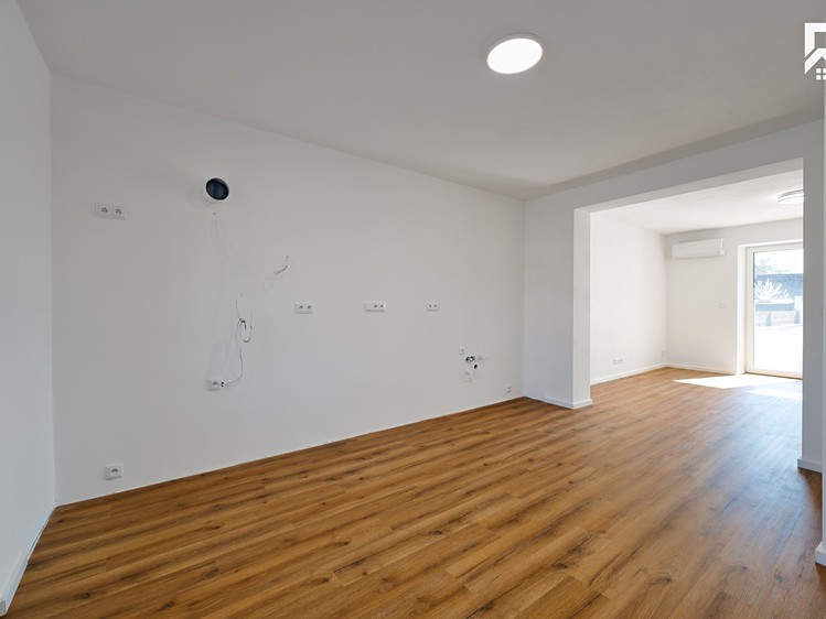 Prodej rodinného domu 170 m², pozemek 202 m² - foto 8
