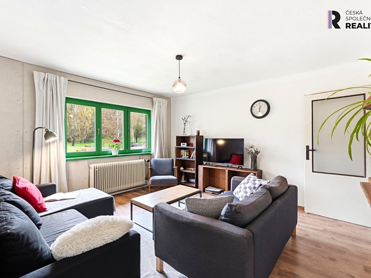 Prodej rodinného domu 260 m², pozemek 1 365 m² - foto 1