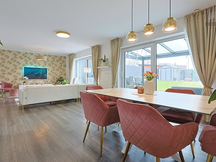 Prodej rodinného domu 119 m², pozemek 318 m² - foto 1