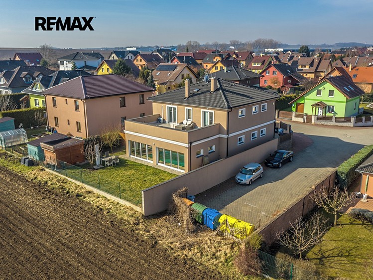 Prodej rodinného domu 320 m², pozemek 587 m² - foto 5