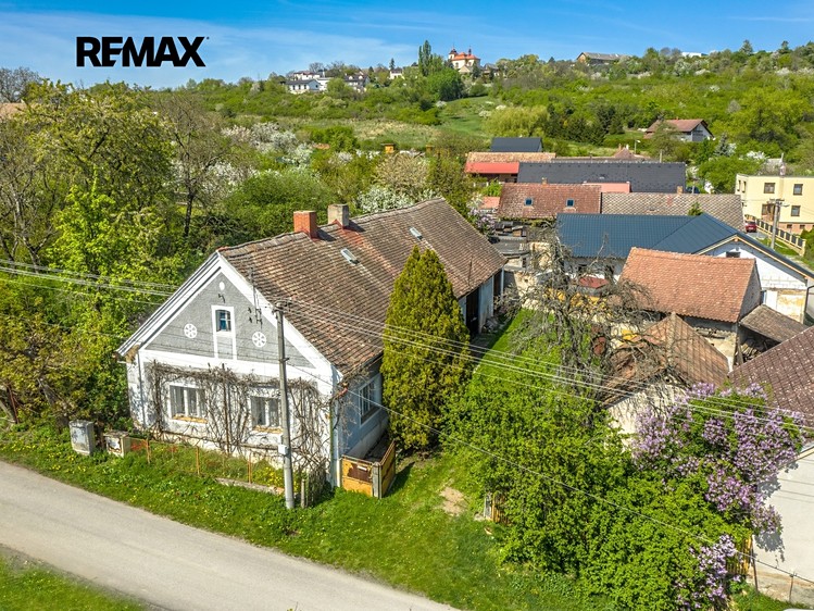 Prodej rodinného domu 180 m², pozemek 1 532 m² - foto 1