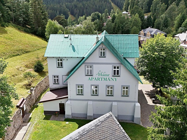 Prodej vícegeneračního domu 560 m², pozemek 10 509 m² - foto 3