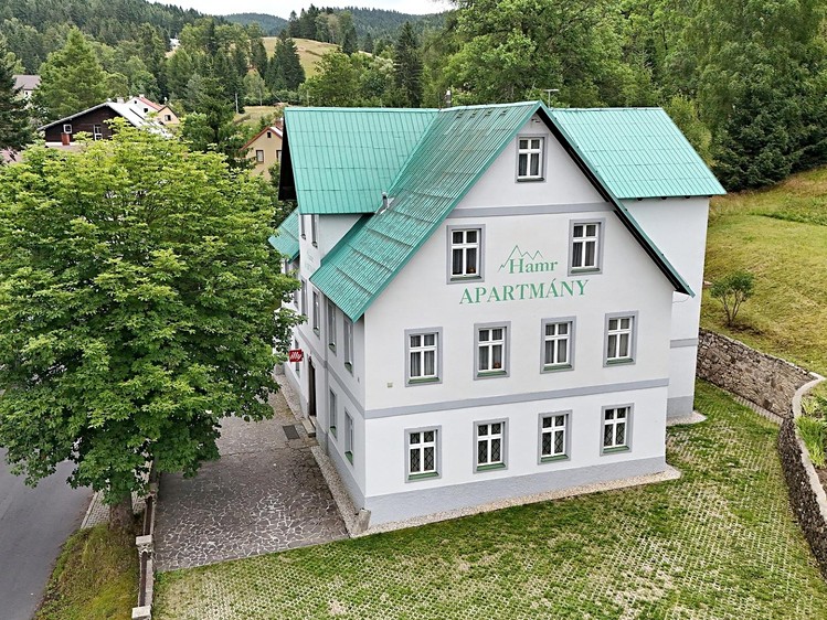 Prodej vícegeneračního domu 560 m², pozemek 10 509 m² - foto 1