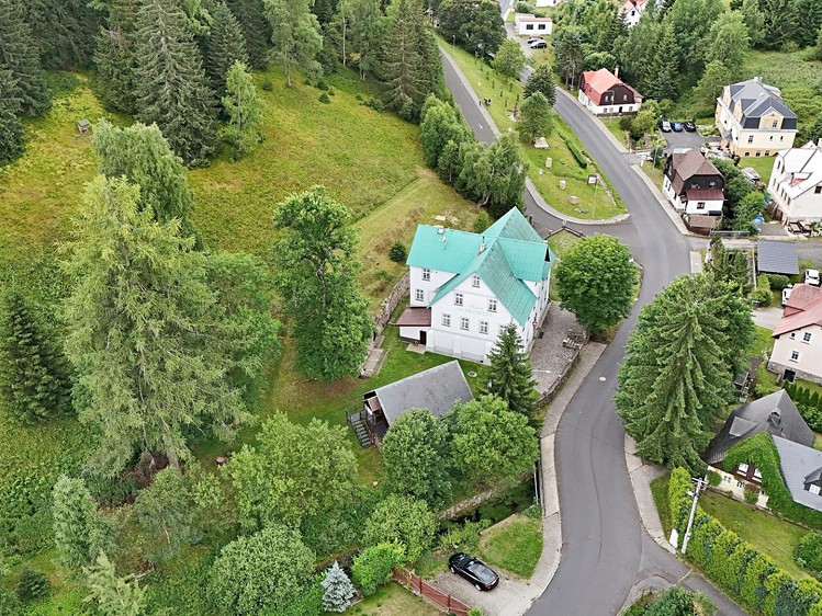 Prodej vícegeneračního domu 560 m², pozemek 10 509 m² - foto 4