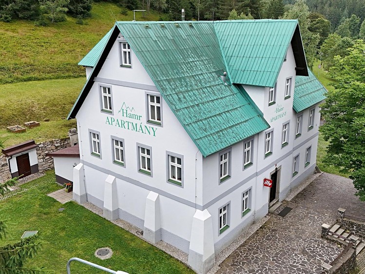 Prodej vícegeneračního domu 560 m², pozemek 10 509 m² - foto 5