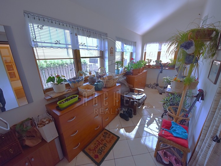 Prodej rodinného domu 190 m², pozemek 431 m² - foto 2