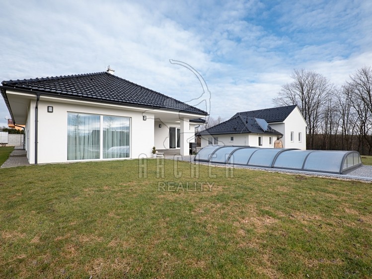 Prodej rodinného domu 180 m², pozemek 1 632 m² - foto 4