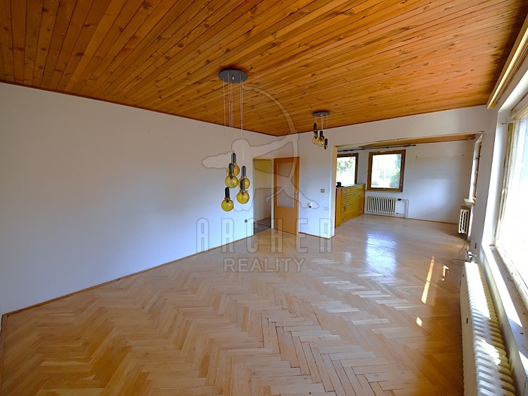 Prodej rodinného domu 200 m², pozemek 877 m² - foto 2