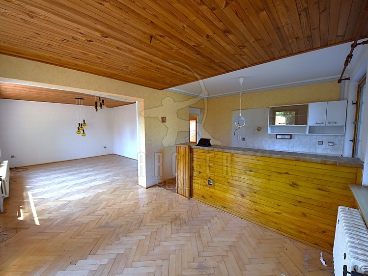 Prodej rodinného domu 200 m², pozemek 877 m² - foto 3