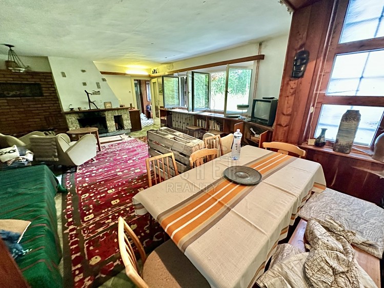 Prodej rodinného domu 250 m², pozemek 3 343 m² - foto 5