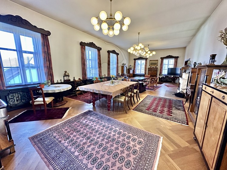 Prodej rodinného domu 553 m², pozemek 1 727 m² - foto 2