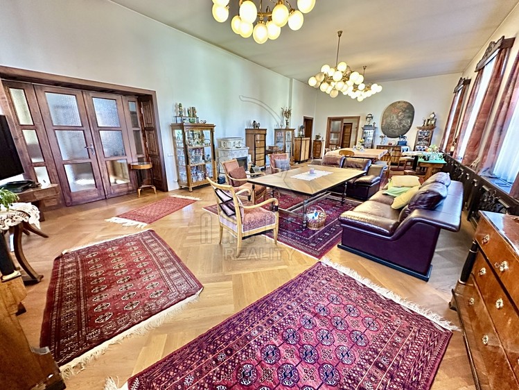 Prodej rodinného domu 553 m², pozemek 1 727 m² - foto 4