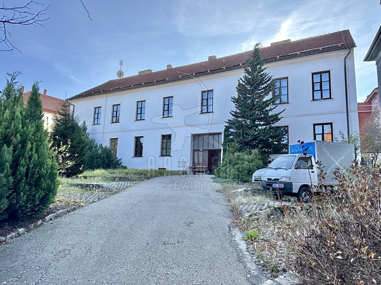 Prodej rodinného domu 553 m², pozemek 1 727 m² - foto 6