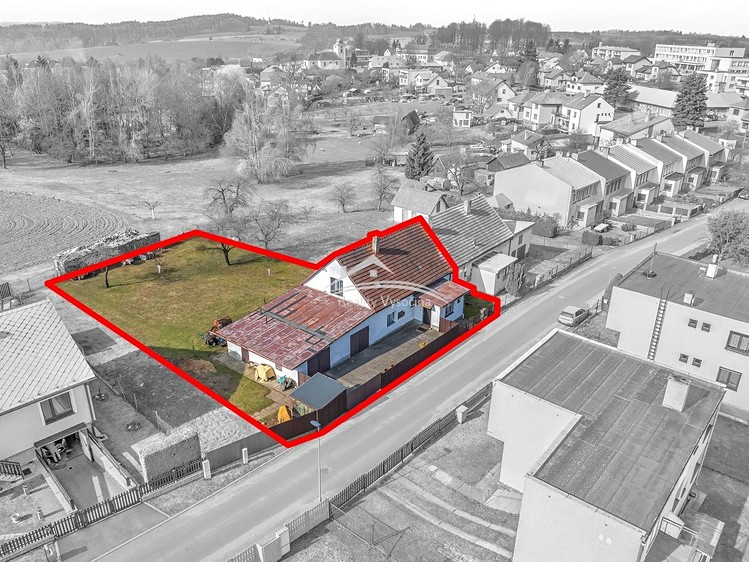 Prodej rodinného domu 140 m², pozemek 1 036 m² - foto 1