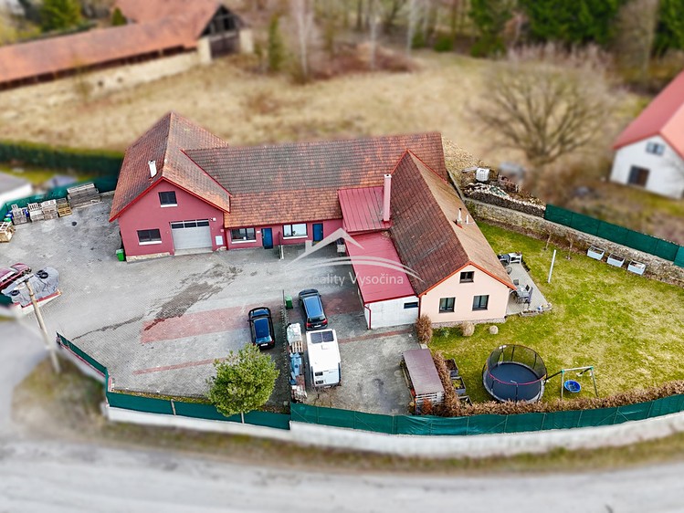 Prodej rodinného domu 480 m², pozemek 1 454 m² - foto 1