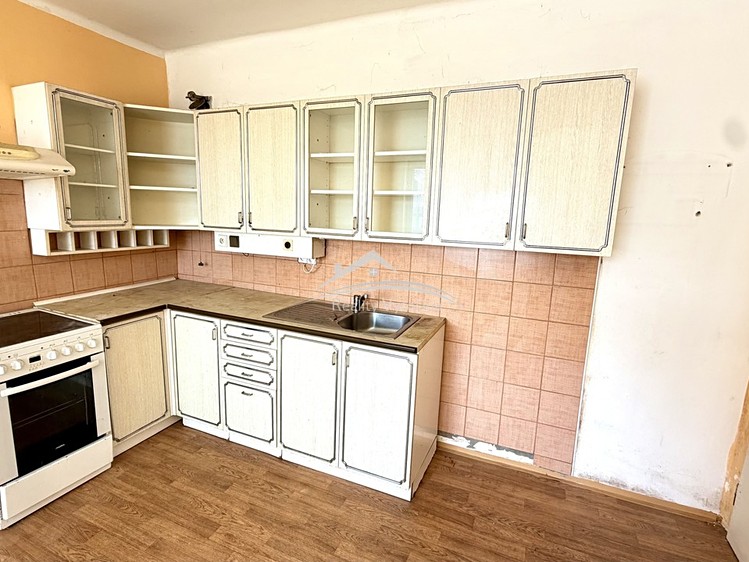 Prodej rodinného domu 200 m², pozemek 206 m² - foto 2