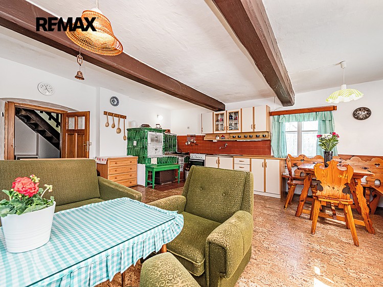 Prodej  rodinného domu 215 m², pozemek 2 143 m² - foto 4