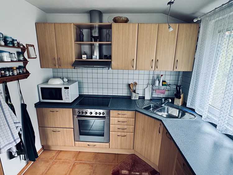 Prodej rodinného domu 200 m², pozemek 1 312 m² - foto 4