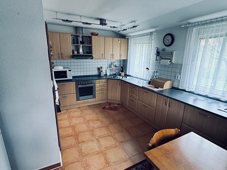 Prodej rodinného domu 200 m², pozemek 1 312 m² - foto 5