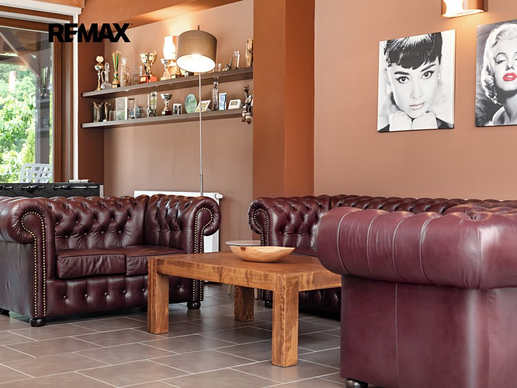 Prodej vícegeneračního domu 470 m², pozemek 3 949 m² - foto 8
