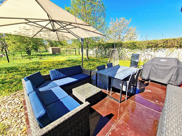Prodej rodinného domu 260 m², pozemek 800 m² - foto 2