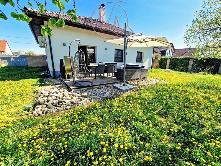 Prodej rodinného domu 260 m², pozemek 800 m² - foto 1