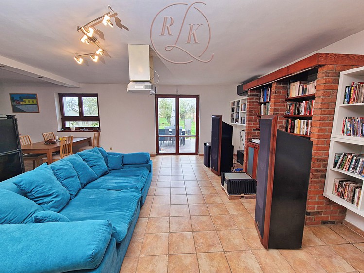 Prodej rodinného domu 260 m², pozemek 800 m² - foto 6