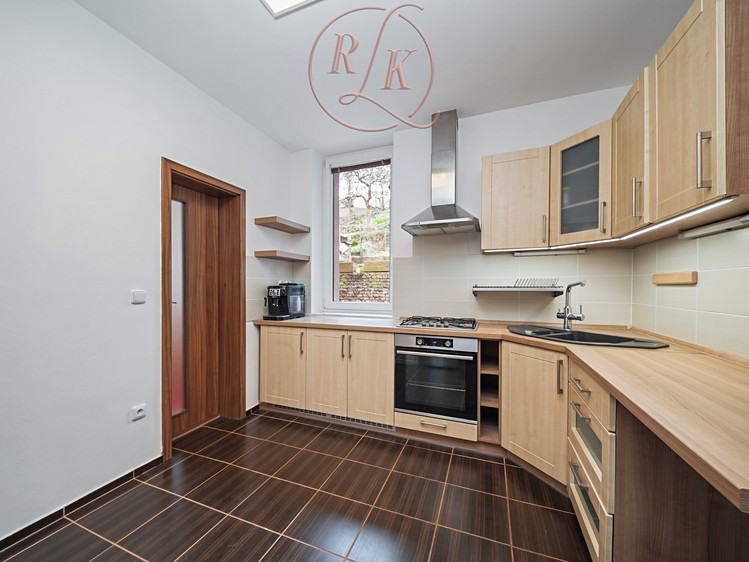 Prodej rodinného domu 150 m², pozemek 164 m² - foto 4