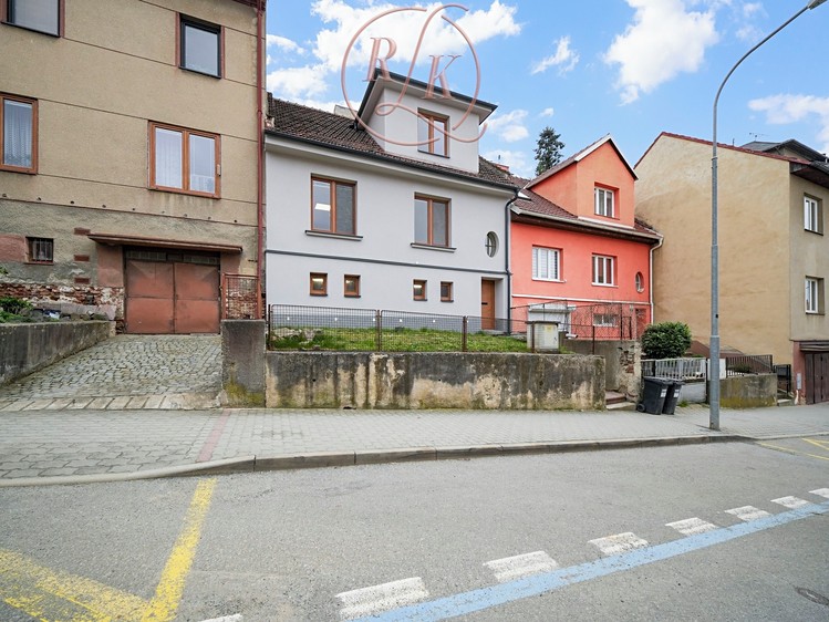 Prodej rodinného domu 150 m², pozemek 164 m² - foto 1