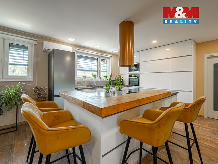 Prodej rodinného domu 152 m², pozemek 1 328 m² - foto 3