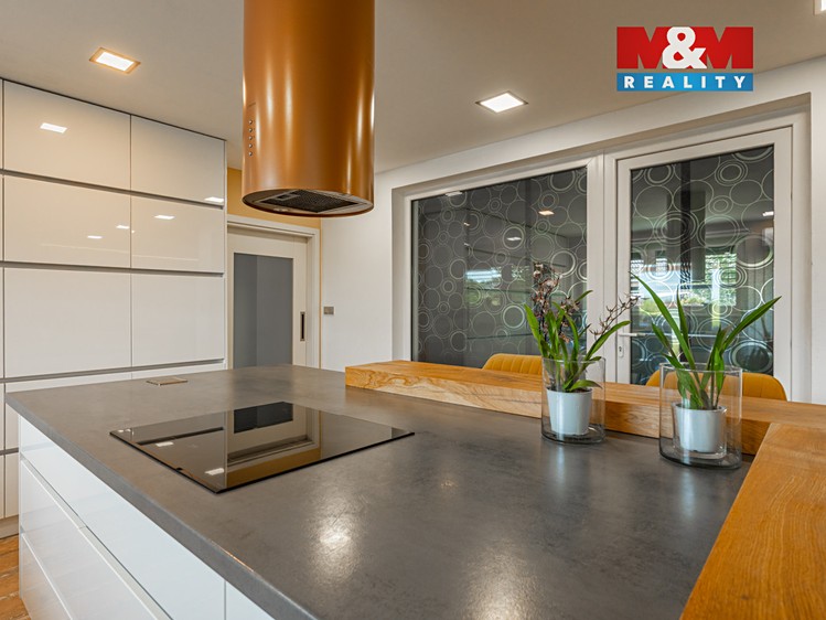 Prodej rodinného domu 152 m², pozemek 1 328 m² - foto 8