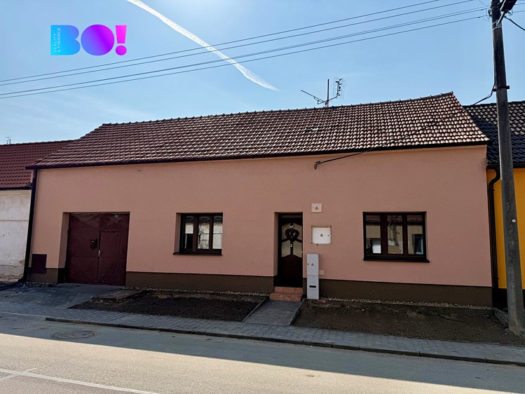 Prodej rodinného domu 140 m², pozemek 437 m² - foto 1