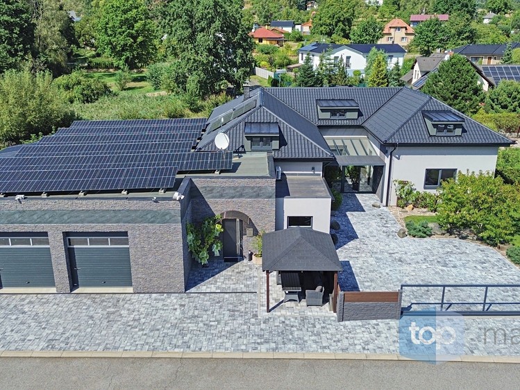 Prodej rodinného domu 698 m², pozemek 6 673 m² - foto 3