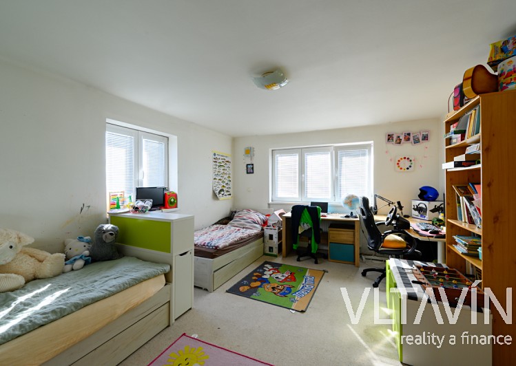 Prodej rodinného domu 205 m², pozemek 1 207 m² - foto 6