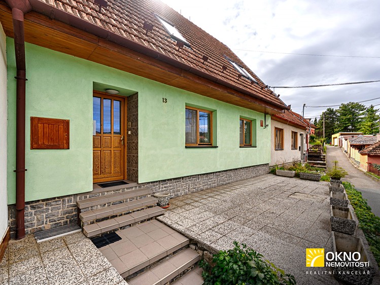 Prodej rodinného domu 90 m², pozemek 382 m² - foto 2