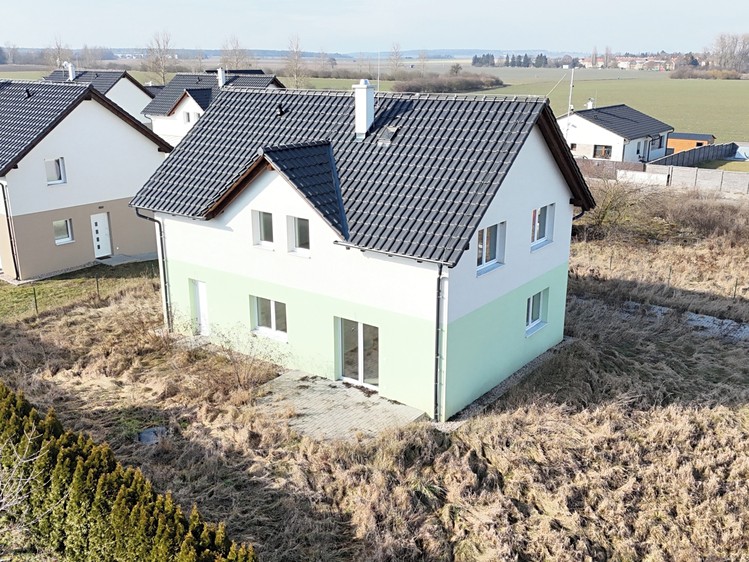 Dražba rodinného domu 146 m², pozemek 1 028 m² - foto 1