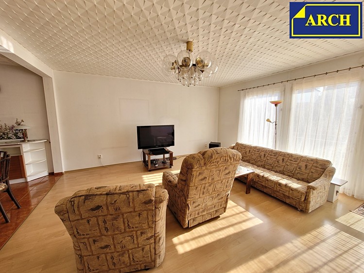 Prodej rodinného domu 280 m², pozemek 876 m² - foto 6