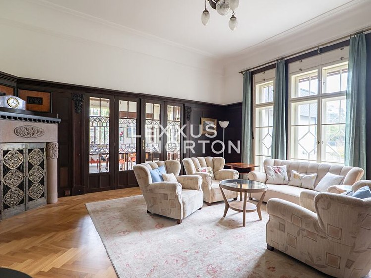 Prodej vily 382 m², pozemek 8 500 m² - foto 2