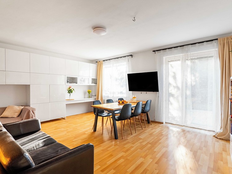 Prodej rodinného domu 102 m², pozemek 200 m² - foto 2