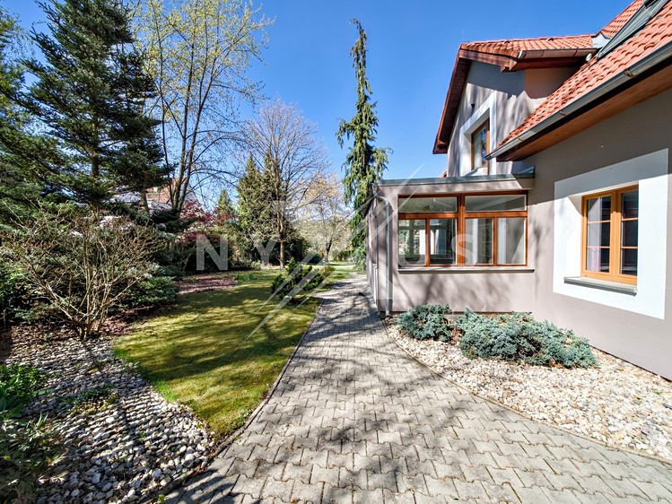 Prodej rodinného domu 172 m², pozemek 1 382 m² - foto 2