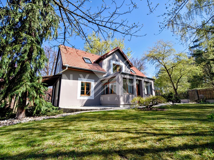 Prodej rodinného domu 172 m², pozemek 1 382 m² - foto 1