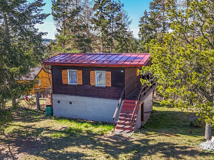 Prodej chaty 72 m², pozemek 330 m² - foto 1
