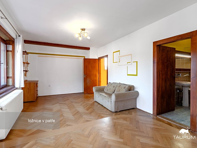 Prodej vícegeneračního domu 329 m², pozemek 1 452 m² - foto 4